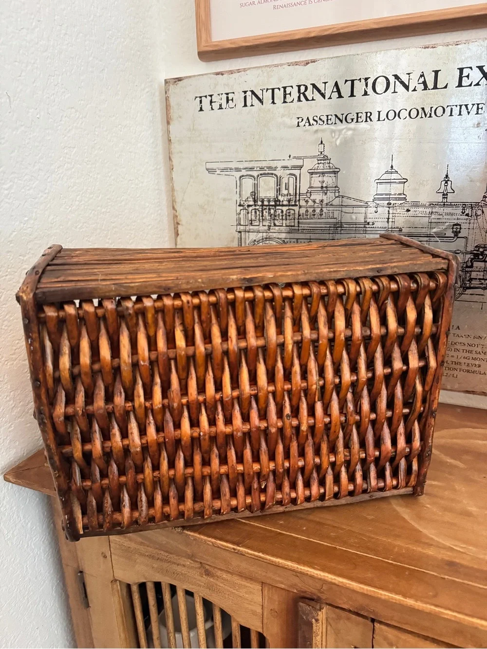 Vintage Farmhouse Wood Wicker Basket Woven Condiments Flatware Organizer Holder